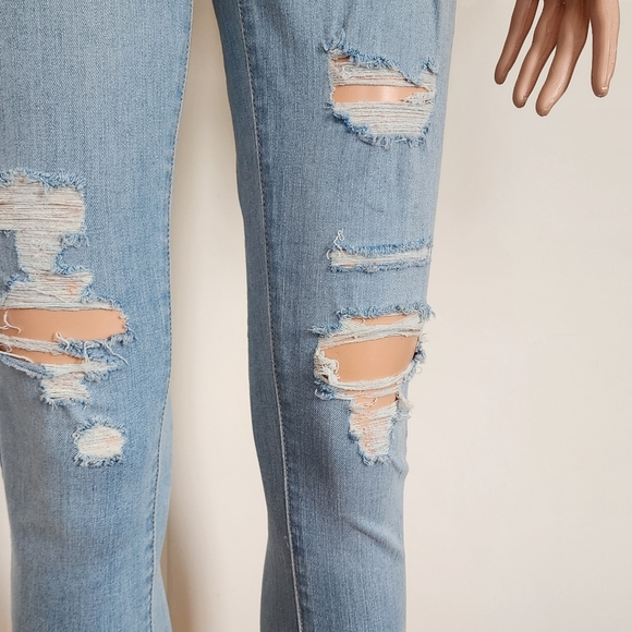 LEVIS JEANS LIGHT WASH DENIM DISTRESSED 720 HIGH RISE SKINNY - Picture 4 of 11